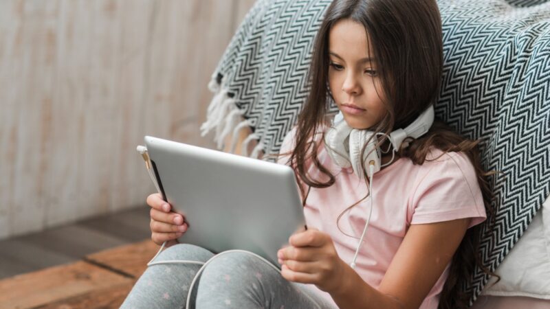 O custo invisível de uma infância conectada