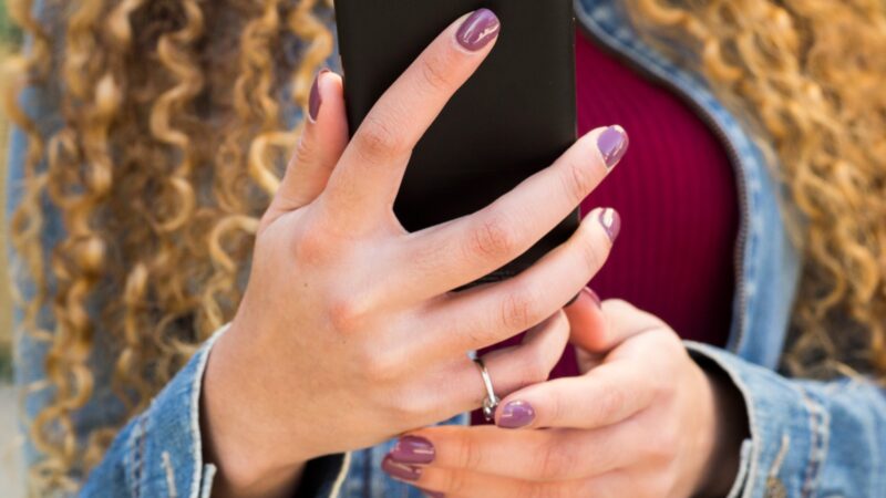 Seu celular pode ser um abrigo perigoso para germes e bactérias