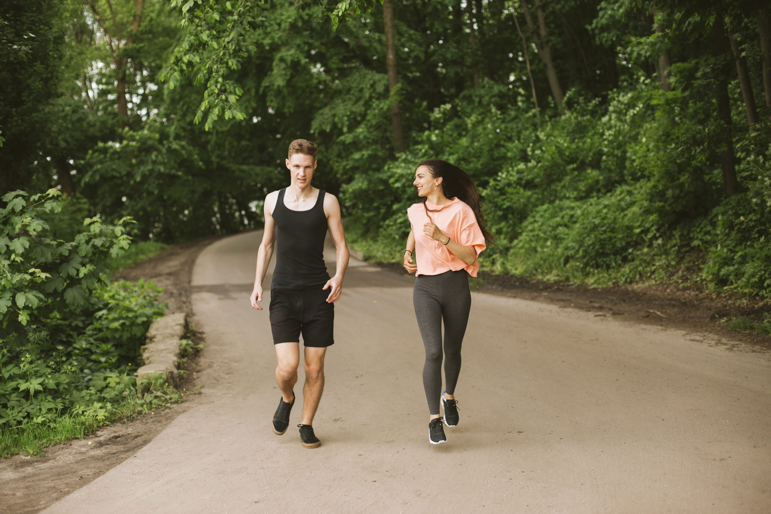 Pernas pra que te quero: corrida ou caminhada?