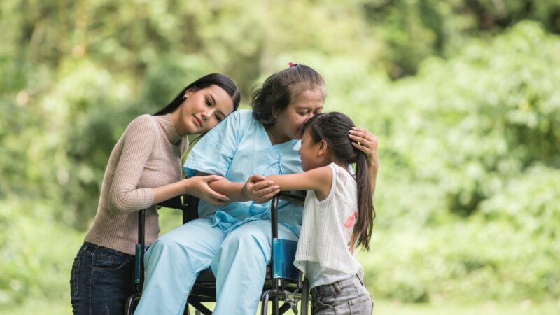 Quem cuida do cuidador? estratégias para manter coluna e mente saudáveis