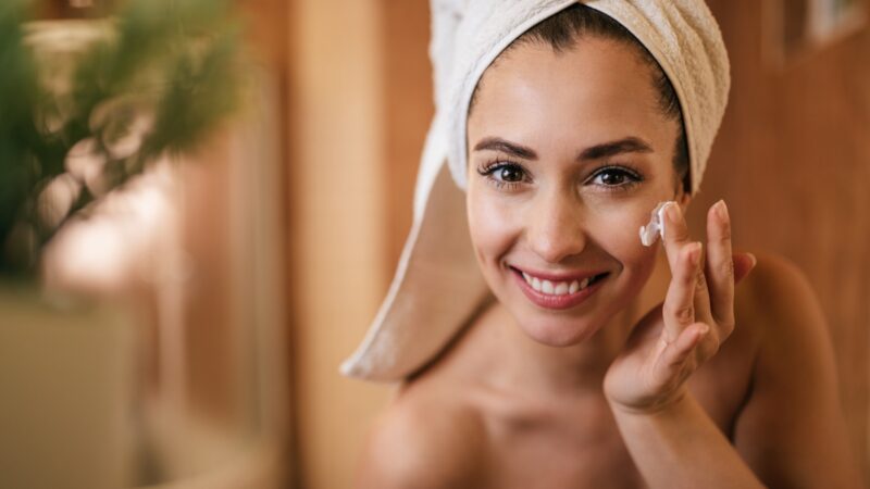 Manual de recuperação para a pele pós-verão