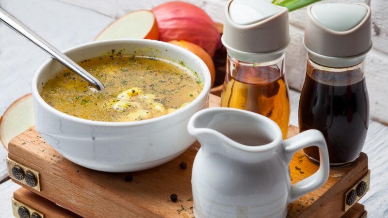 Caldo de ossos: alimento ancestral ou apenas mais uma dieta da moda?